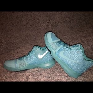 Nike Kyrie 3 'Tiffany'